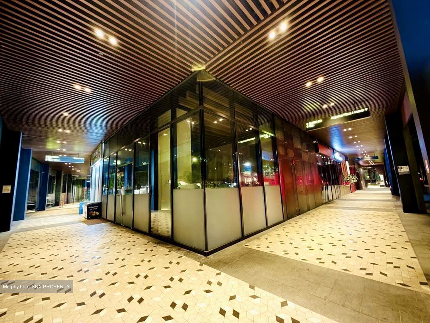 The Venue Shoppes (D13), Retail #636741051